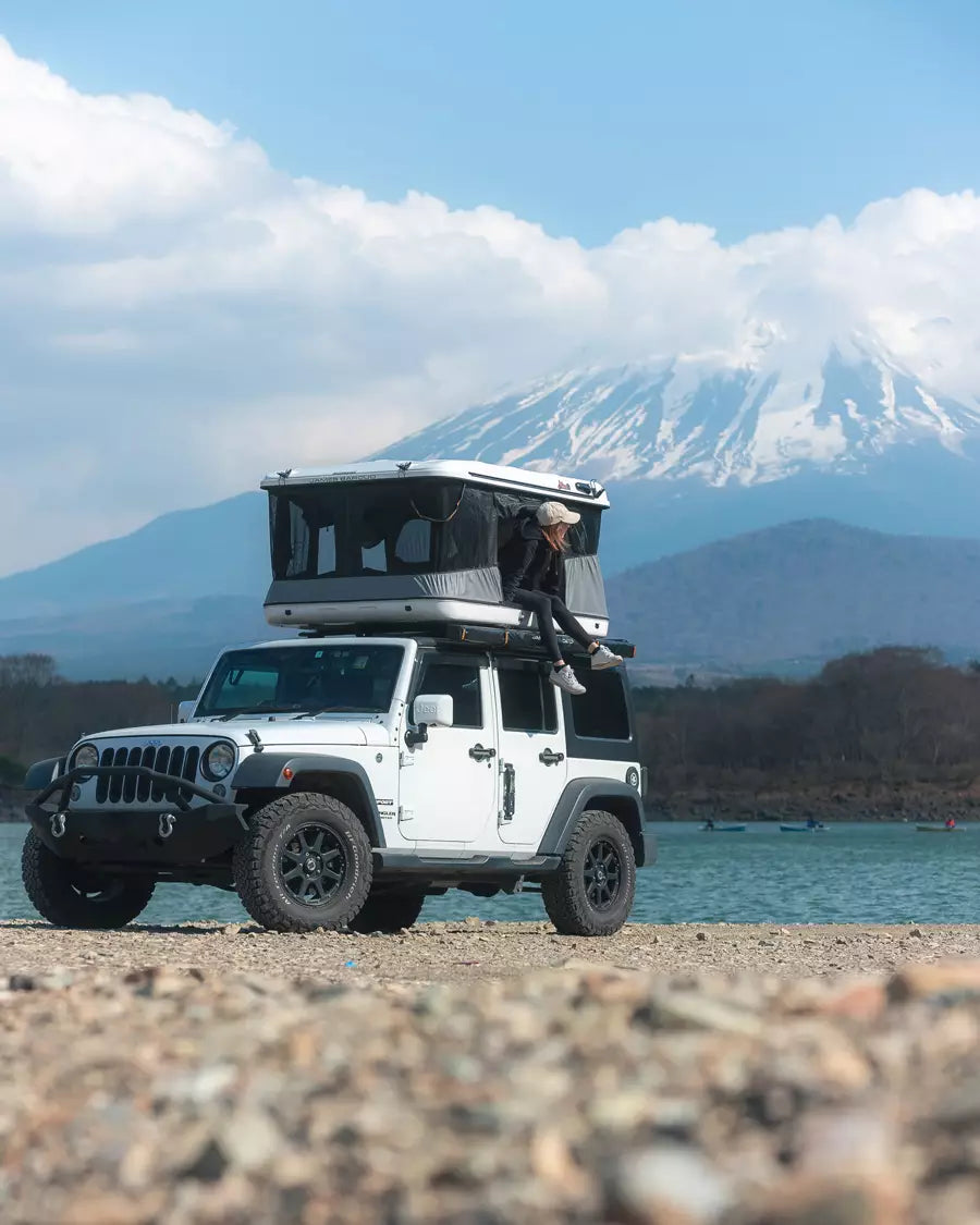 James Baroud Evasion | Fiberglass Hard Shell Rooftop Tent