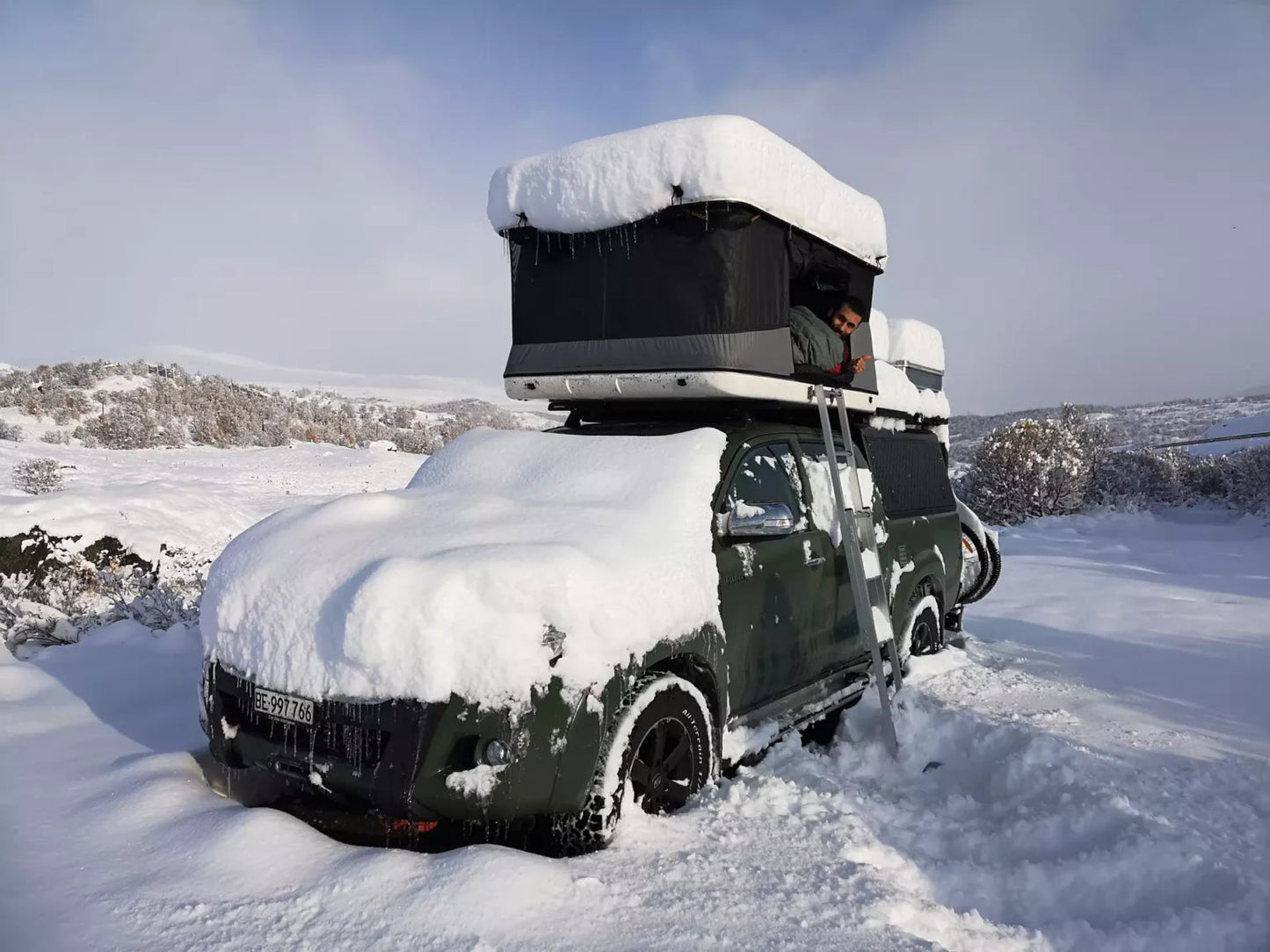 James Baroud Evasion | Fiberglass Hard Shell Rooftop Tent