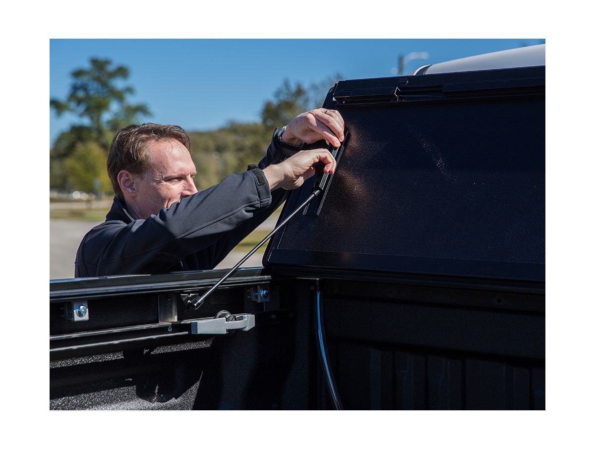 RealTruck Gator FX3 Hard Folding Tonneau Cover For Toyota Tacoma