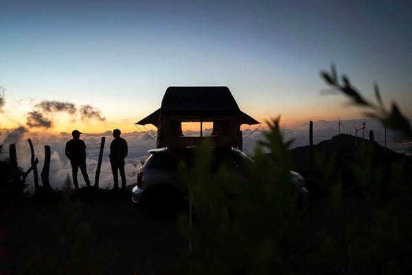 Guana Equipment Rooftop Tent Wanaka 64" 3-4 Person Rooftop Tent w/ XL Annex