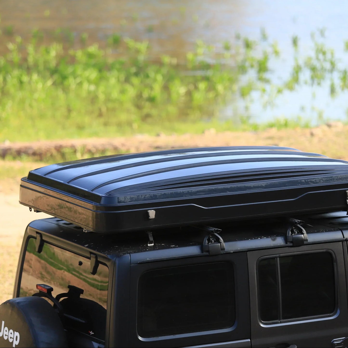 Naturnest Orion Pro | Hard Shell Rooftop Tent