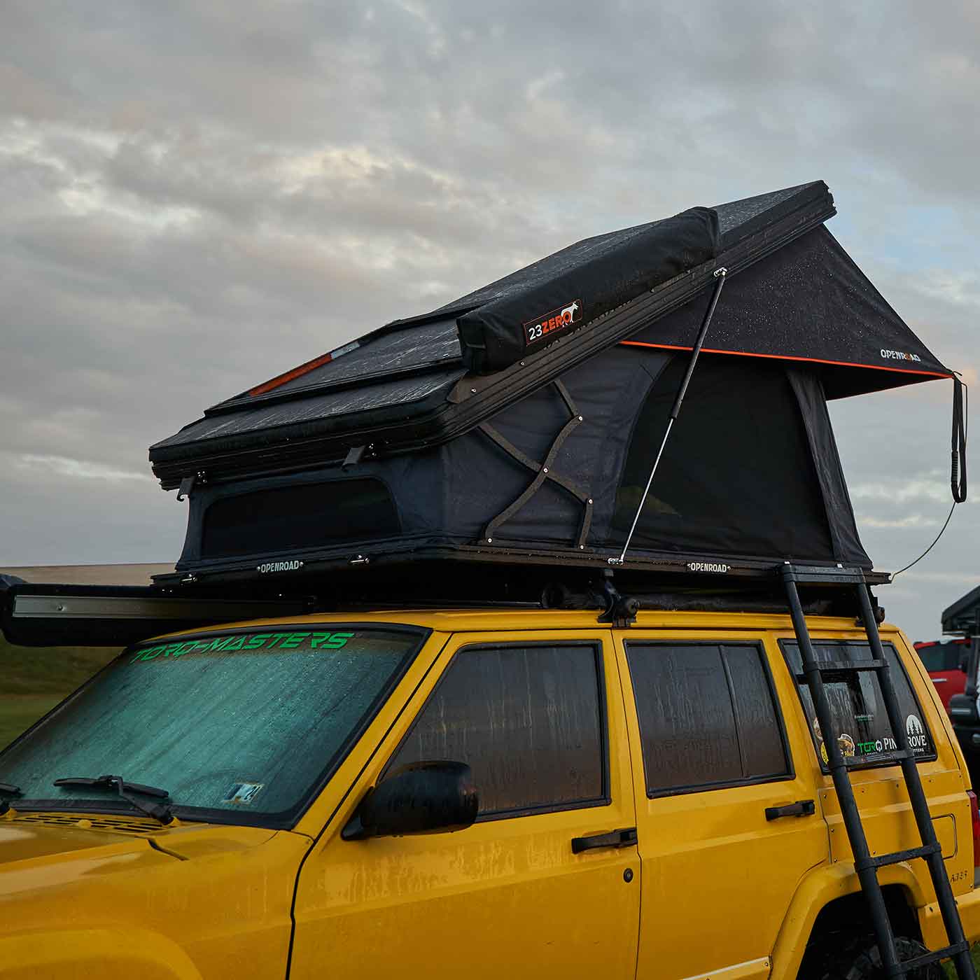 OPENROAD Hard Shell Roof Top Tent - PeakRoof Series openroad4wd.com