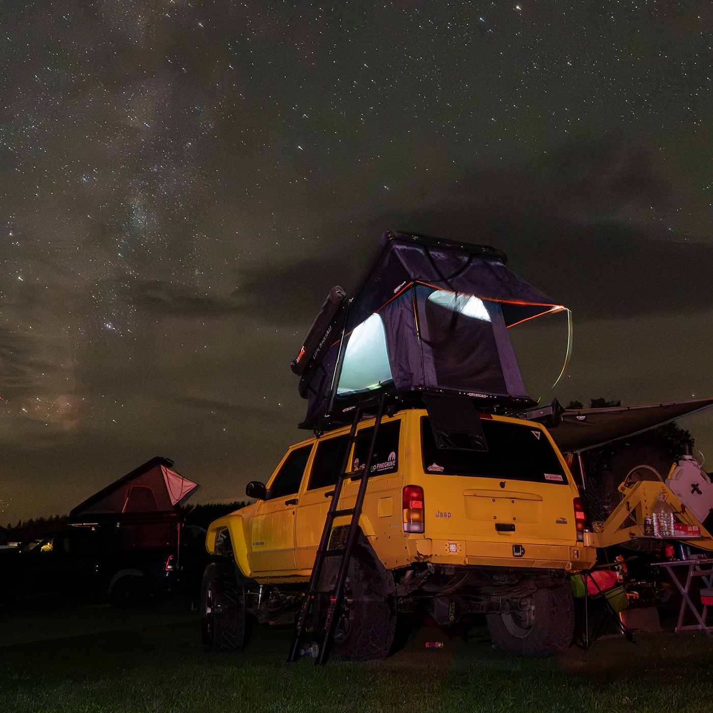 OPENROAD Hard Shell Roof Top Tent - PeakRoof Series openroad4wd.com