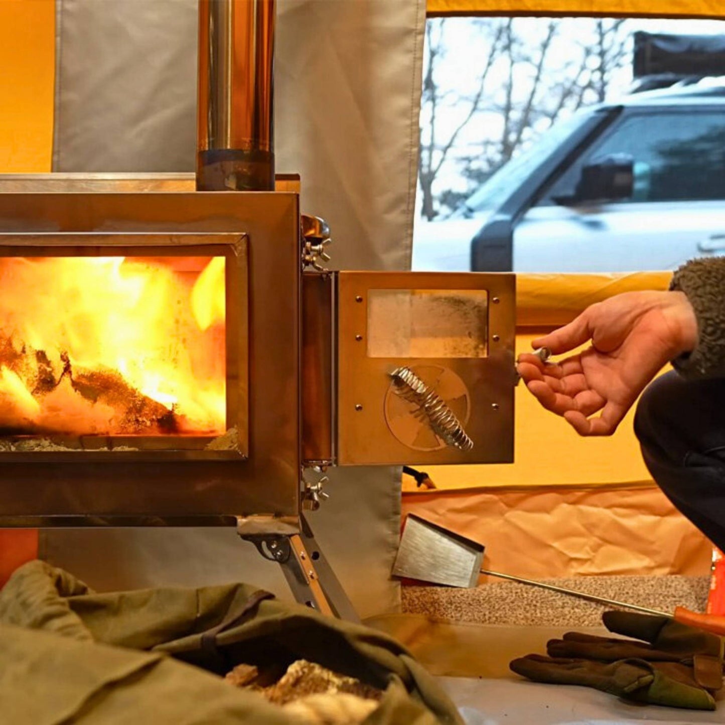 Medium Wood Stove With Fire-Resistant Glass "Caminus M"