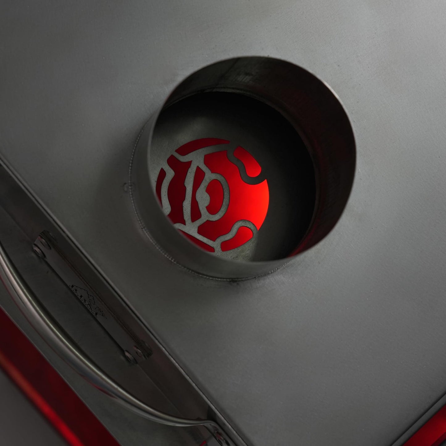 Small Wood Stove With Fire-Resistant Glass "Caminus S"