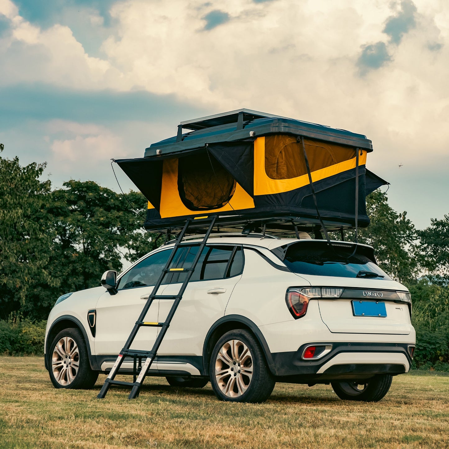 Naturnest Orion 2 Hard Shell Rooftop Tent | All-Season Comfort