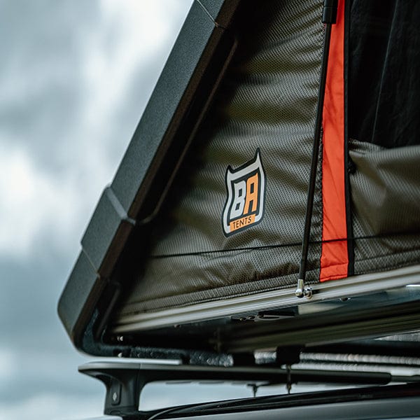 rugged tents RUGGED™ Clamshell Rooftop Tent