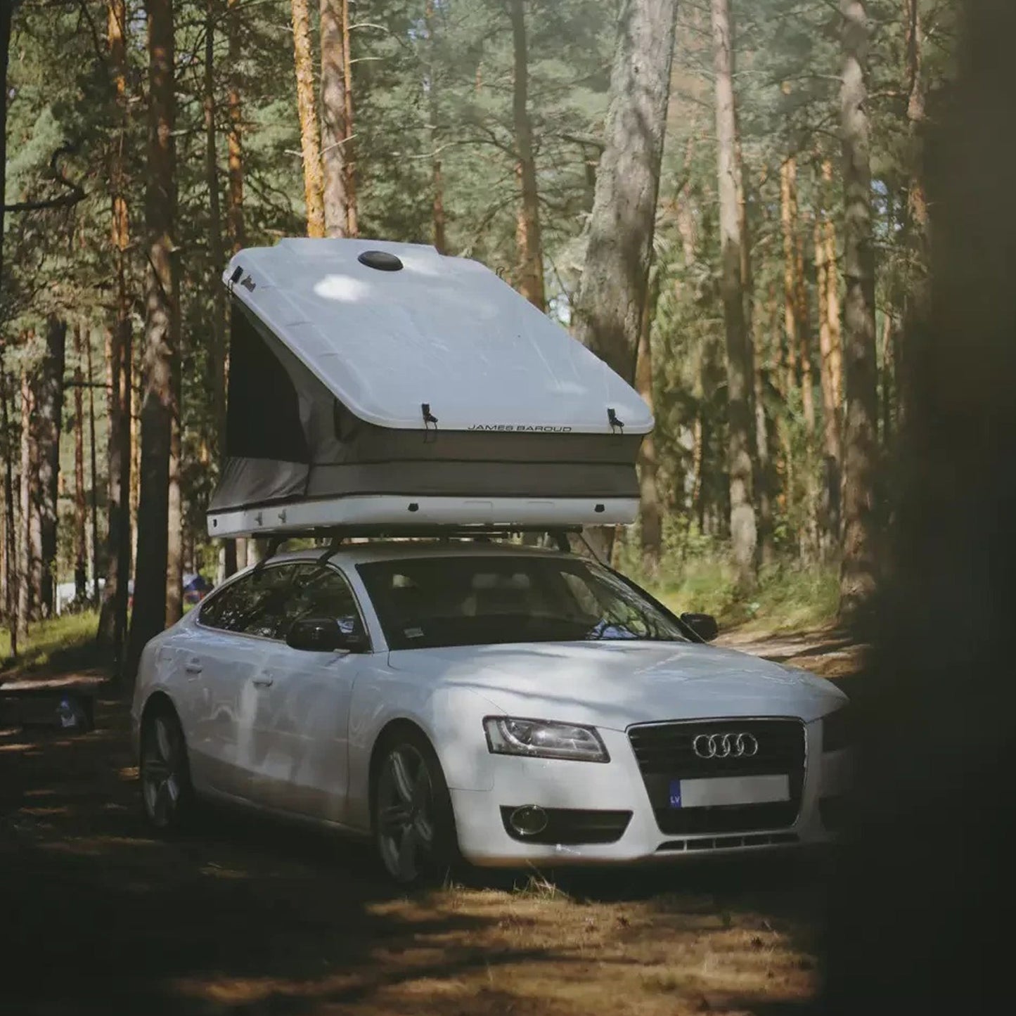 James Baroud Space | Hard Shell Rooftop Tent