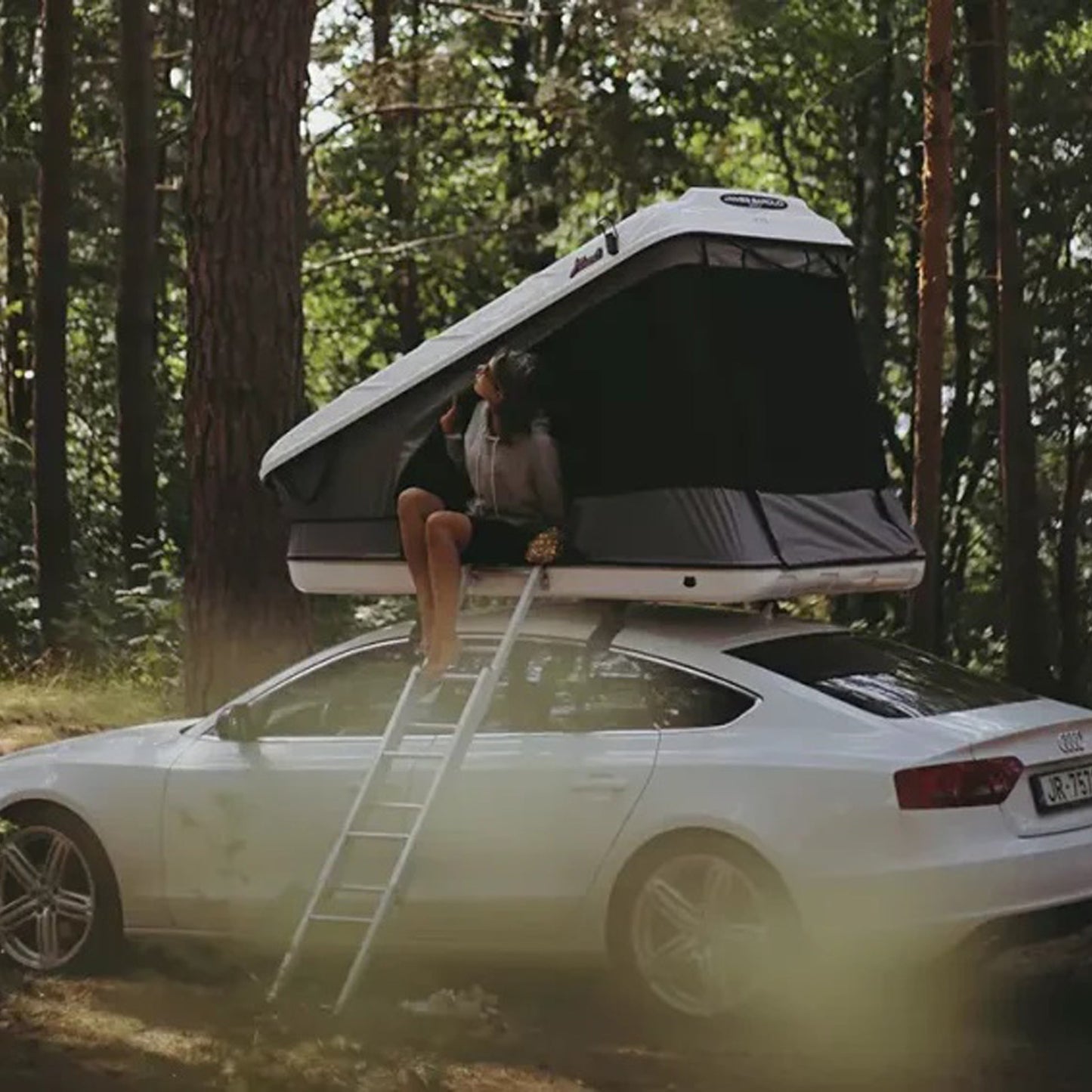 James Baroud Space | Hard Shell Rooftop Tent