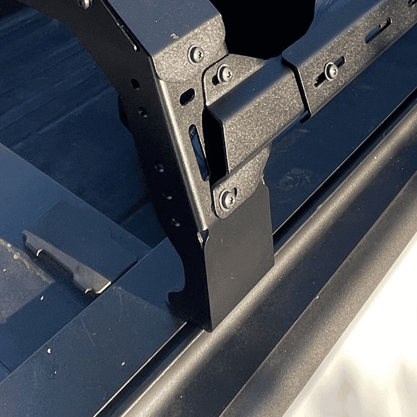Shiprock Mid Height Rack for RAM 1500 for Retractable Covers with T-Slot Channels MIDRACK TUWA PRO®️
